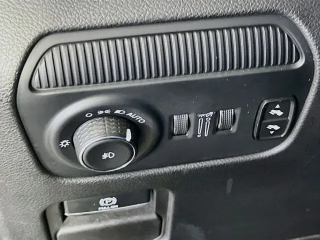 2024 Jeep Wagoneer - $38,900