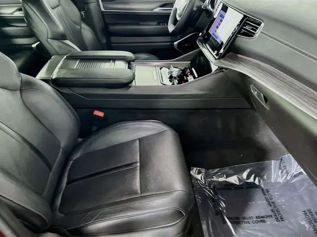 2024 Jeep Wagoneer - $38,900