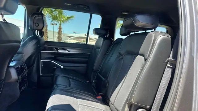 2023 Jeep Wagoneer Series III