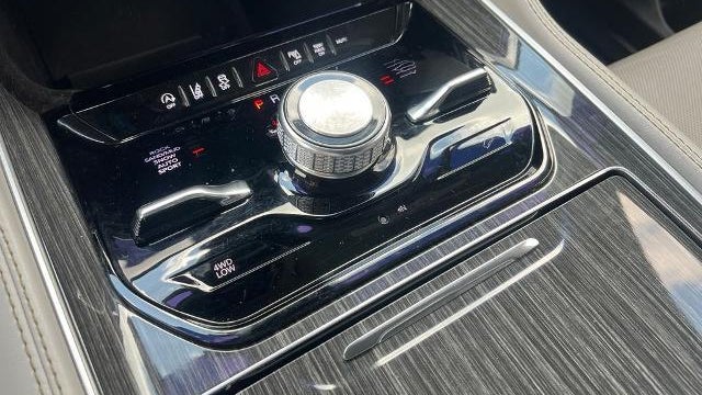2022 Jeep Wagoneer Series III Carbide