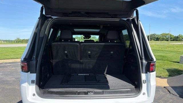 2022 Jeep Wagoneer Series III Carbide