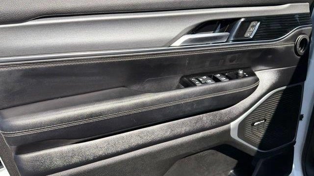 2022 Jeep Wagoneer Series III Carbide