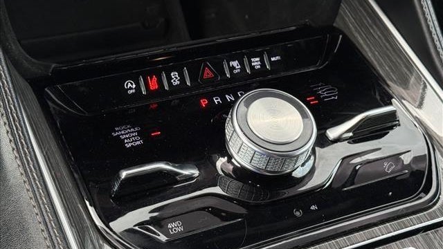 2022 Jeep Wagoneer Series III Carbide