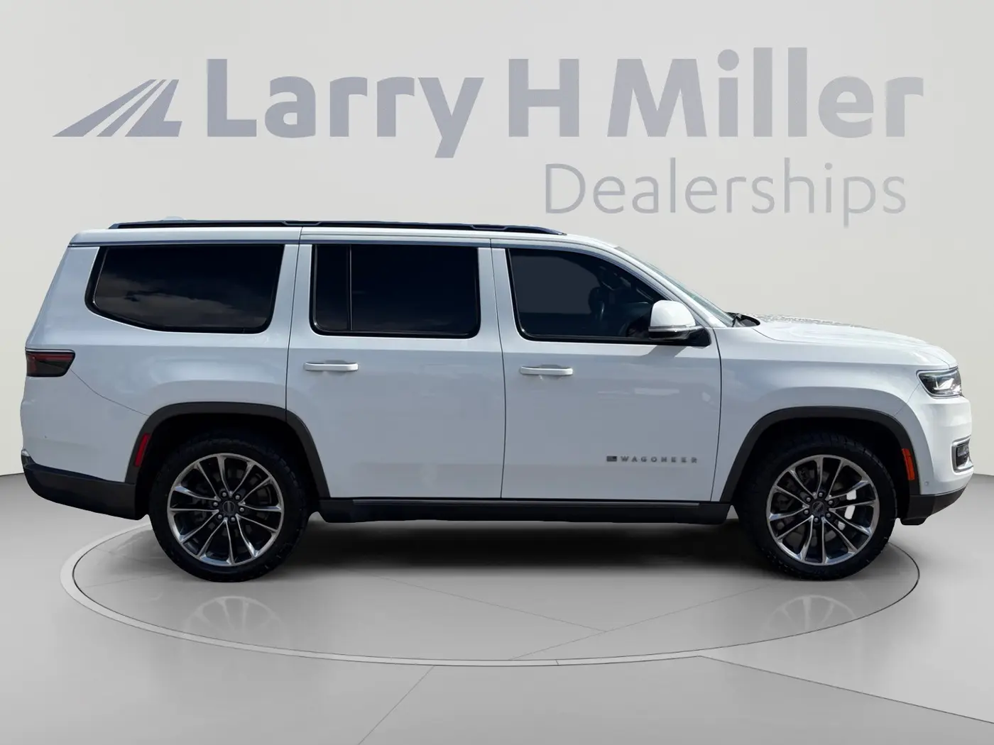 2022 Jeep Wagoneer - $30,000