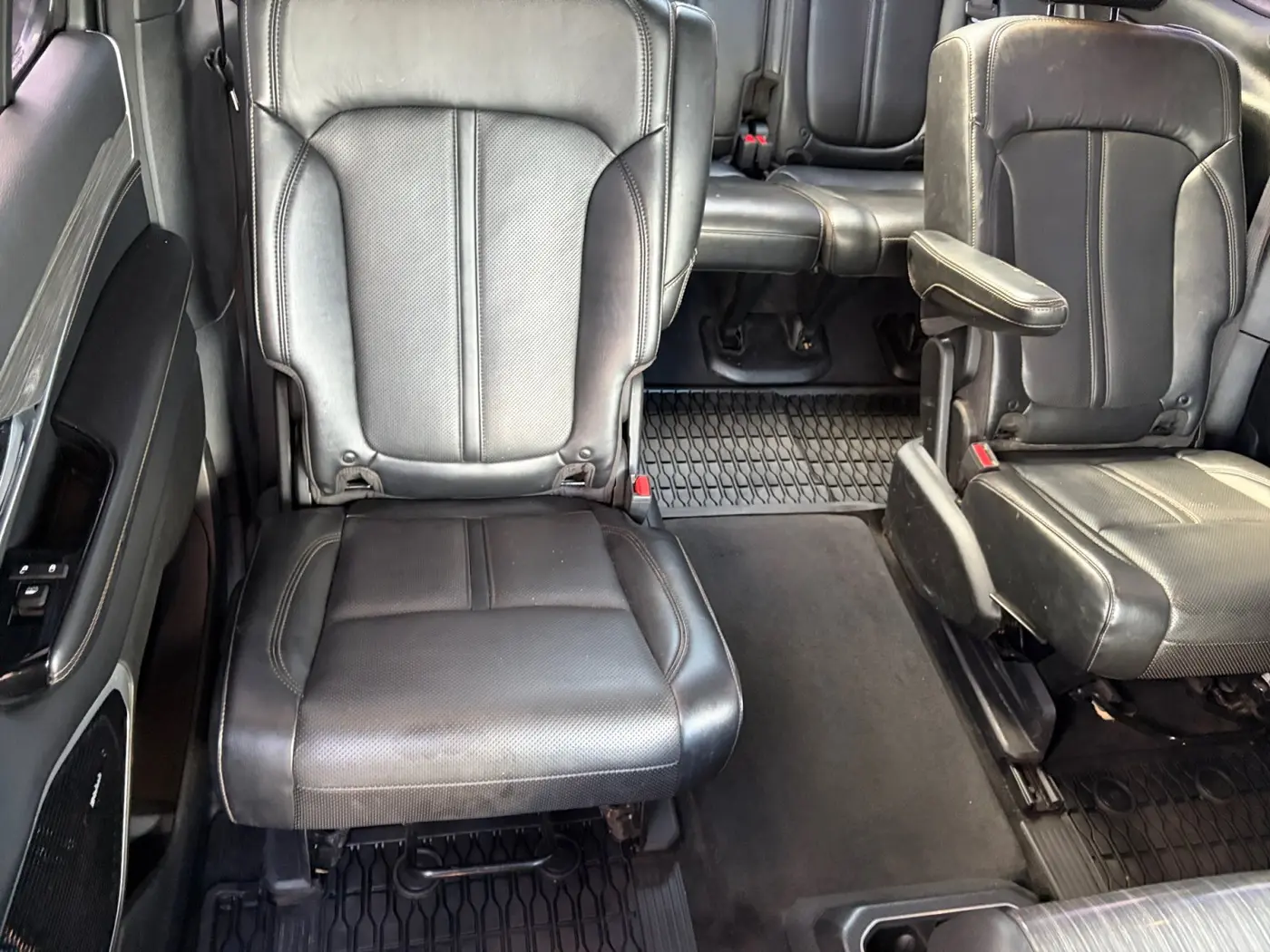 2022 Jeep Wagoneer - $30,000
