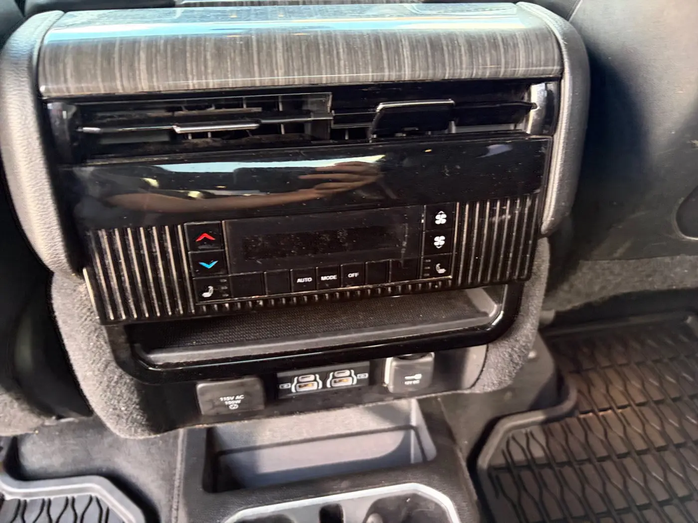 2022 Jeep Wagoneer - $30,000