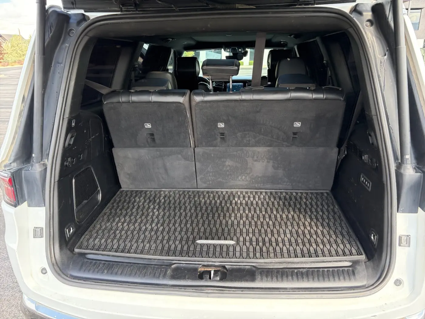 2022 Jeep Wagoneer - $30,000