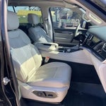 2022 Wagoneer Thumbnail 8