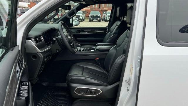 2022 Jeep Wagoneer Series III Carbide
