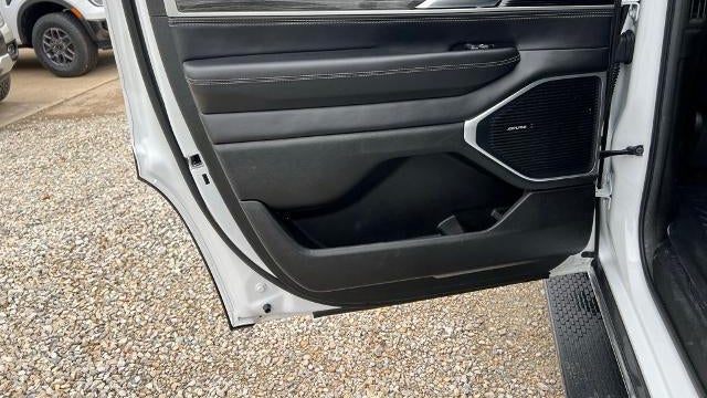 2022 Jeep Wagoneer Series III Carbide