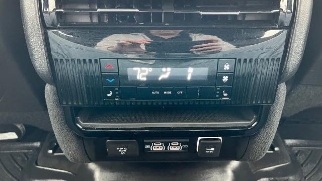 2022 Jeep Wagoneer Series III Carbide