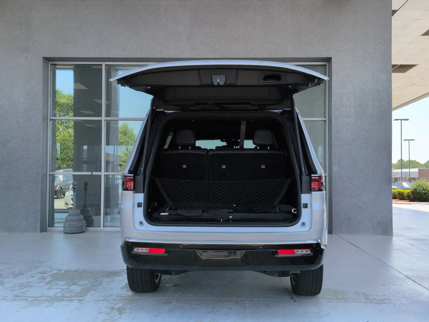 2022 Jeep Wagoneer - $35,599