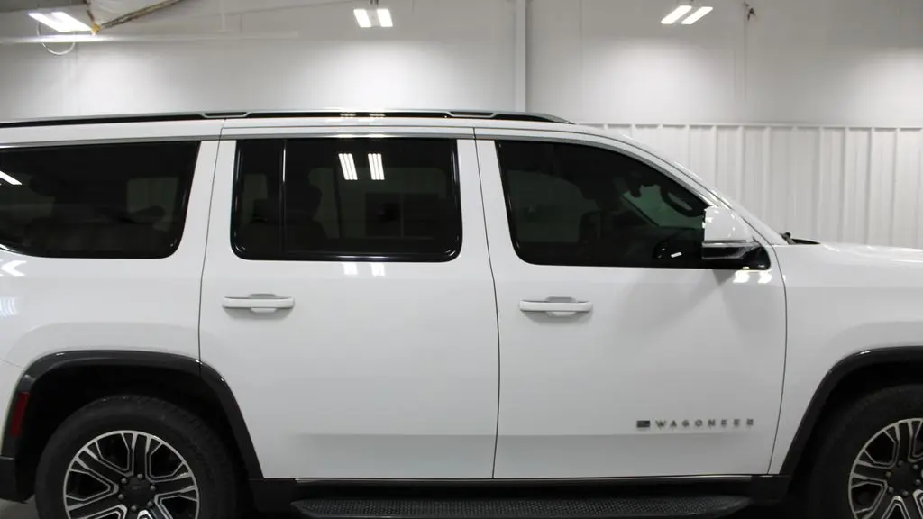 2022 Jeep Wagoneer Series III Carbide
