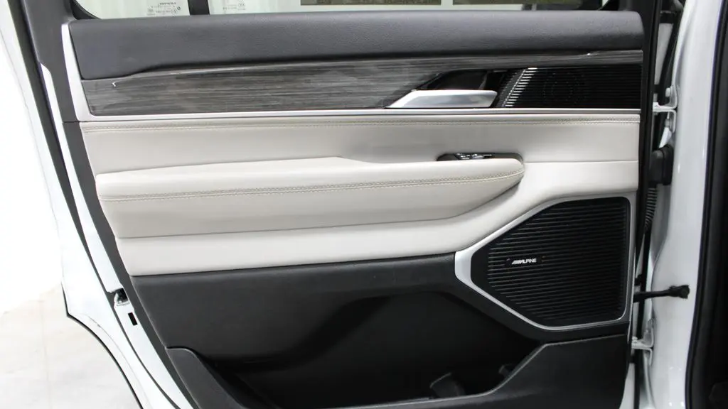 2022 Jeep Wagoneer Series III Carbide