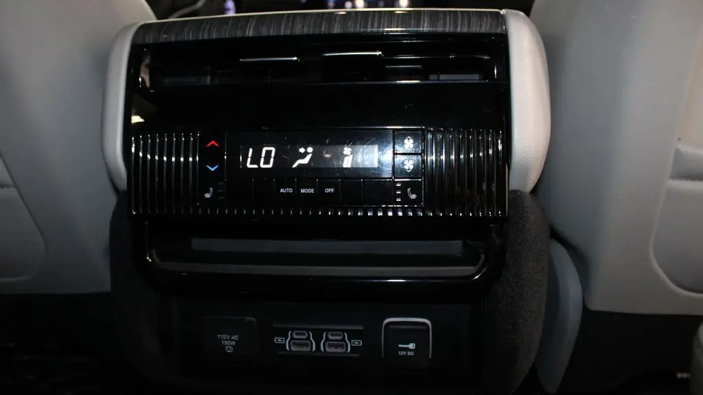2022 Jeep Wagoneer Series III Carbide