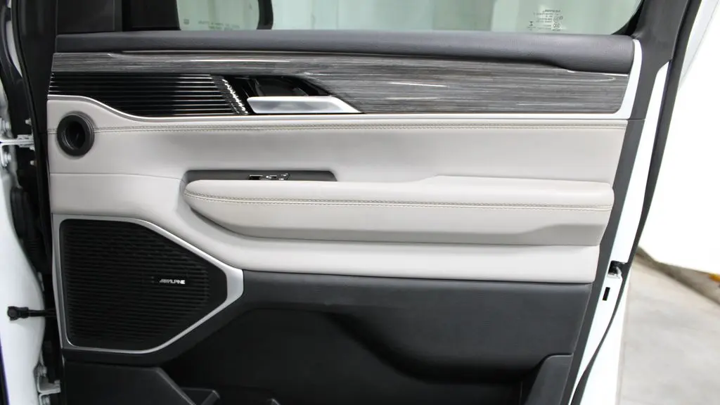 2022 Jeep Wagoneer Series III Carbide