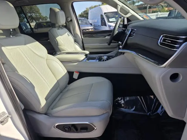 2022 Jeep Wagoneer - $29,979