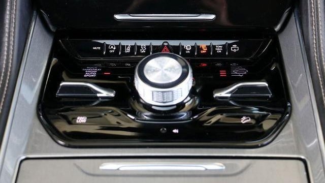 2022 Jeep Wagoneer Series III Carbide