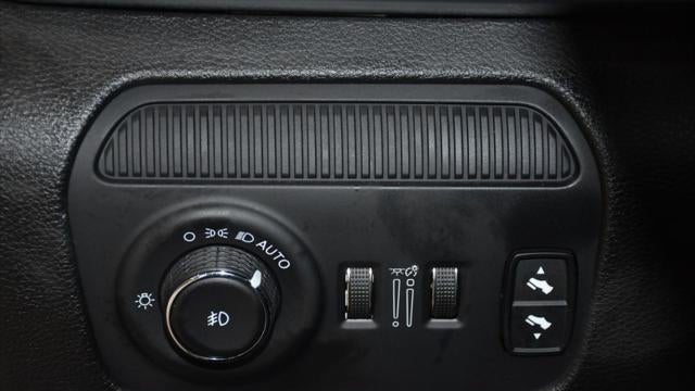 2023 Jeep Grand Wagoneer Base