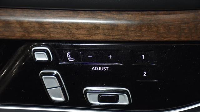 2023 Jeep Grand Wagoneer Base