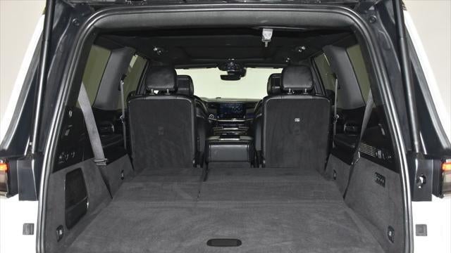 2023 Jeep Grand Wagoneer Base