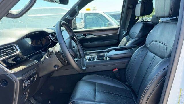 2023 Jeep Grand Wagoneer Base