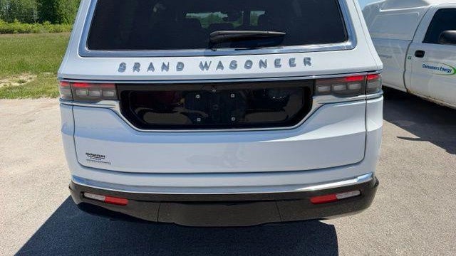 2023 Jeep Grand Wagoneer Base