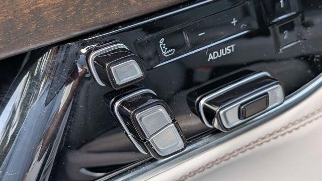 2023 Jeep Grand Wagoneer Base