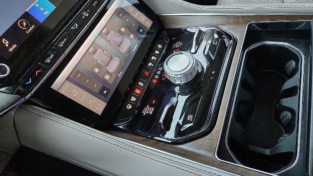 2023 Jeep Grand Wagoneer Base