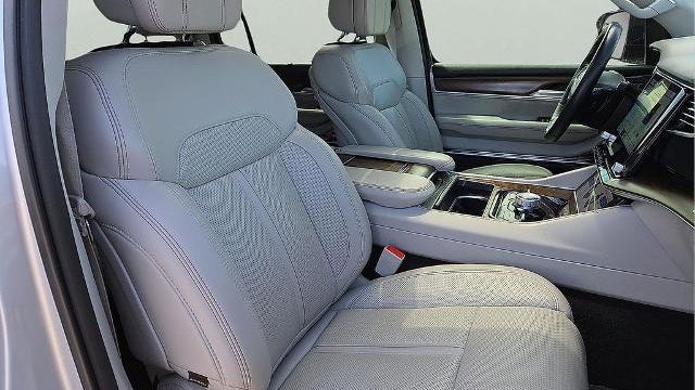2023 Jeep Grand Wagoneer Base