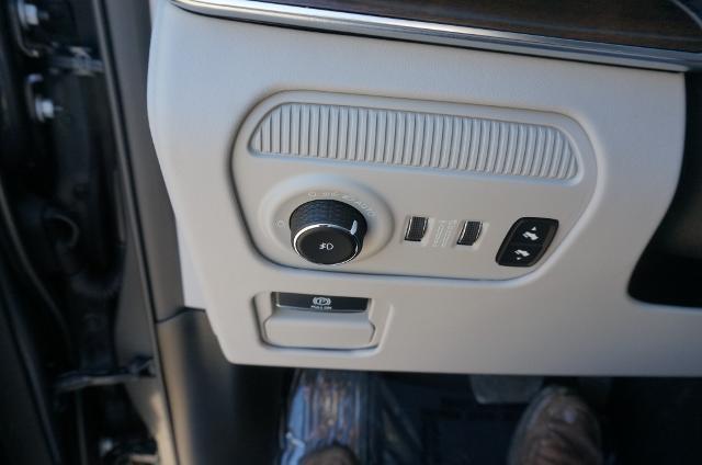 2022 Jeep Grand Wagoneer - $54,999