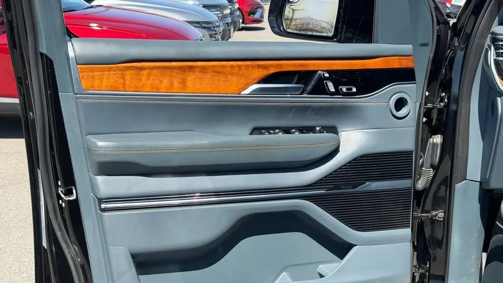 2022 Jeep Grand Wagoneer Series II