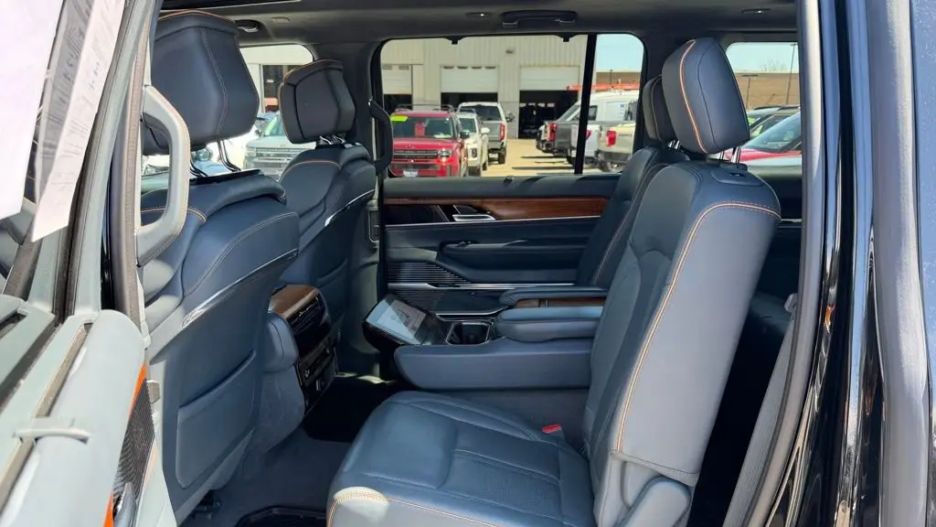 2022 Jeep Grand Wagoneer Series II