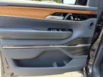 2022 Grand Wagoneer Thumbnail 17