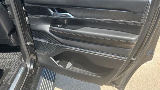 2022 Jeep Grand Wagoneer Series II