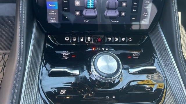 2022 Jeep Grand Wagoneer Series II
