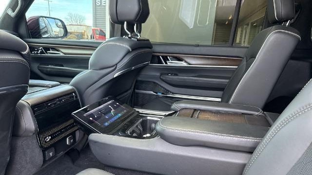 2022 Jeep Grand Wagoneer Series II