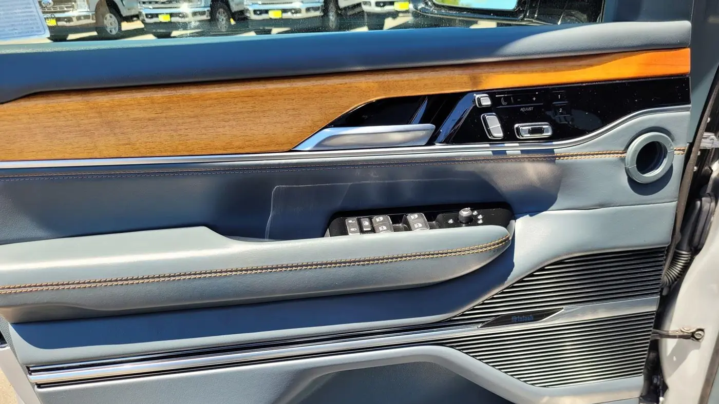 2022 Jeep Grand Wagoneer Obsidian