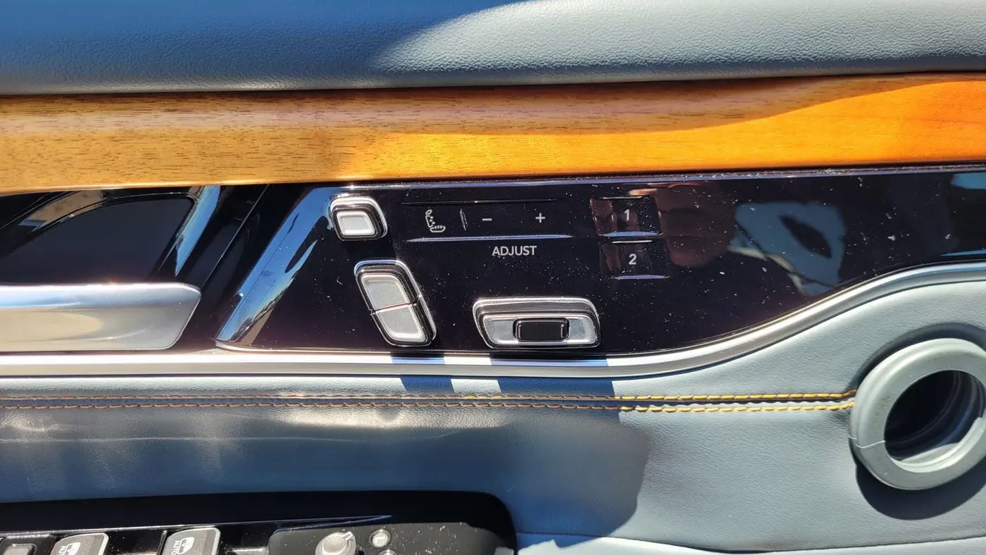 2022 Jeep Grand Wagoneer Obsidian