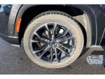 2022 Grand Wagoneer Thumbnail 10