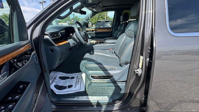 2022 Jeep Grand Wagoneer Series II