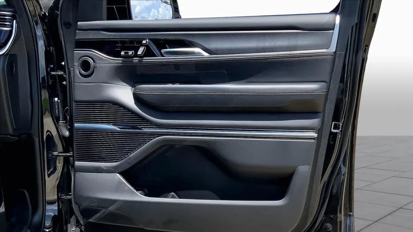2022 Jeep Grand Wagoneer Series II
