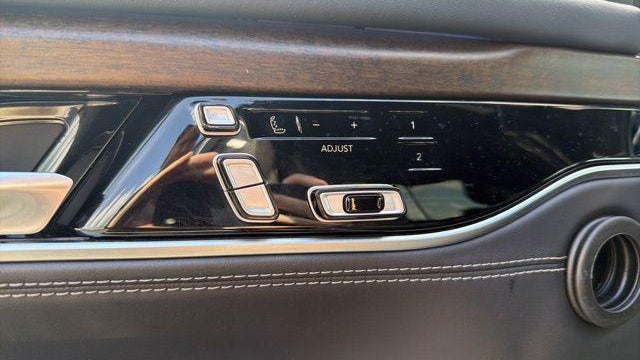 2023 Jeep Grand Wagoneer Obsidian