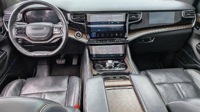 2022 Jeep Grand Wagoneer Series II