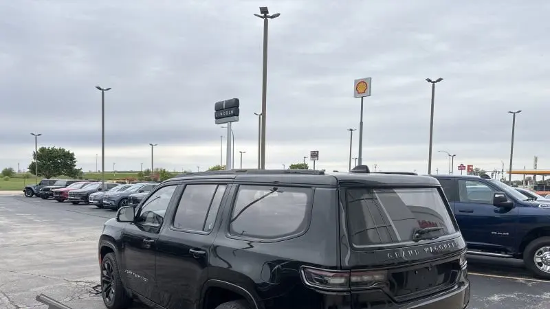 2023 Jeep Grand Wagoneer Obsidian
