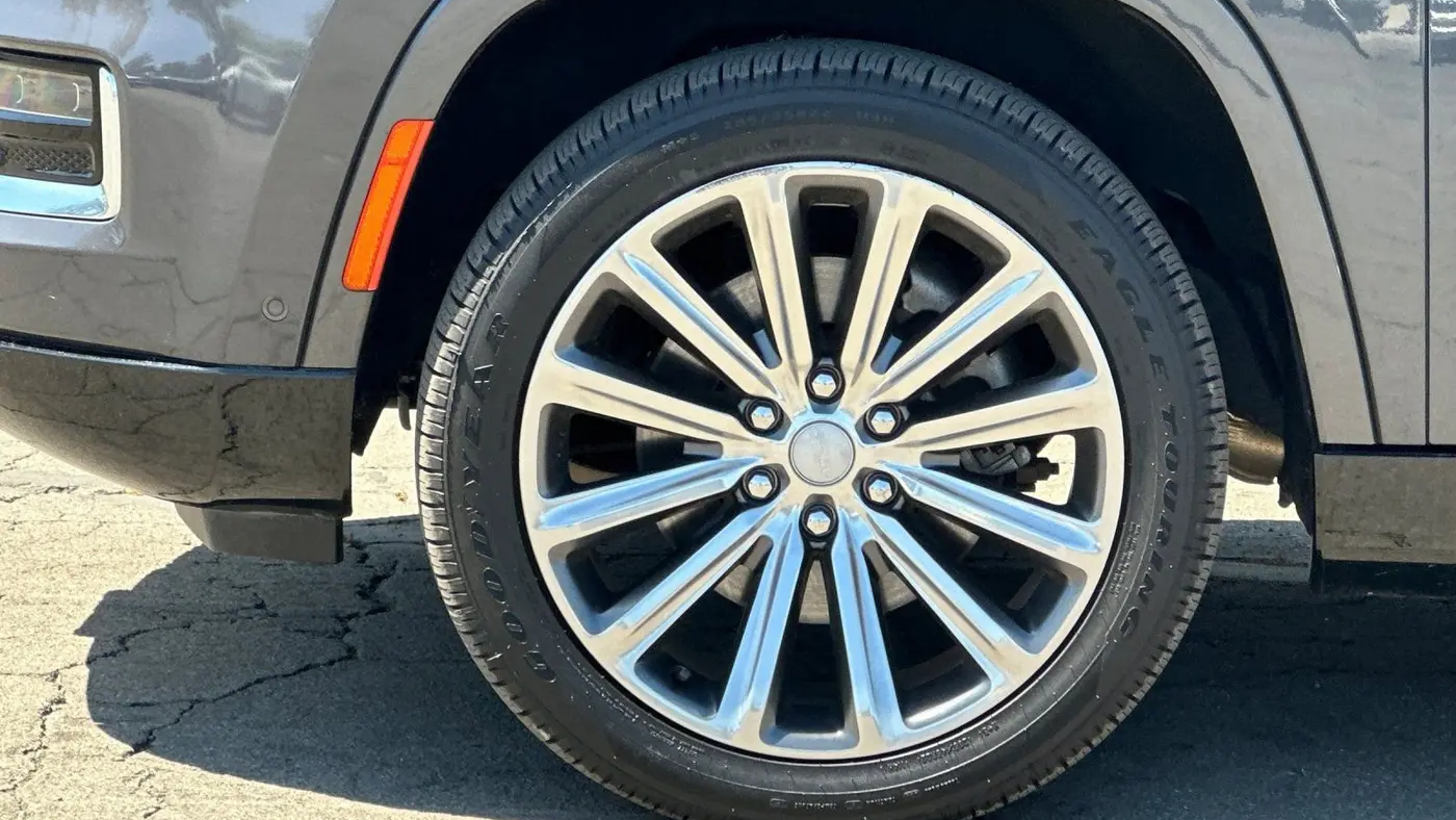 2022 Jeep Grand Wagoneer Series II