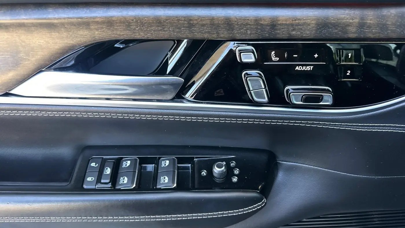 2022 Jeep Grand Wagoneer Series II