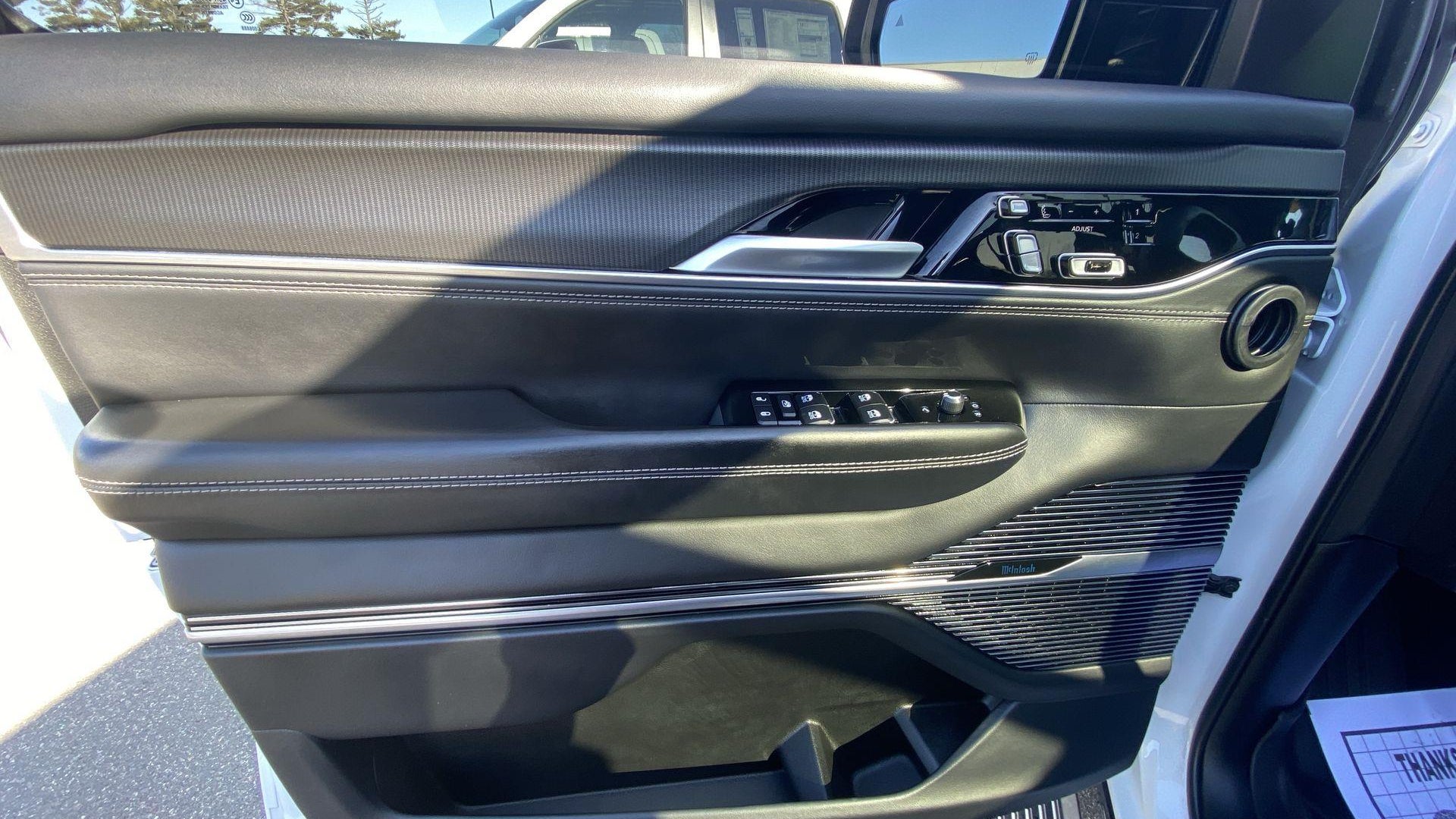 2024 Jeep Grand Wagoneer Obsidian