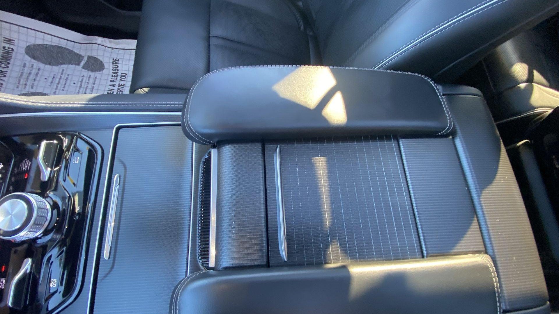 2024 Jeep Grand Wagoneer Obsidian