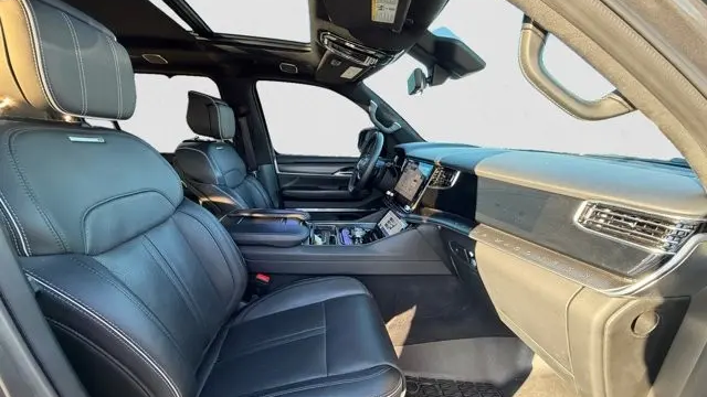 2024 Jeep Grand Wagoneer Obsidian
